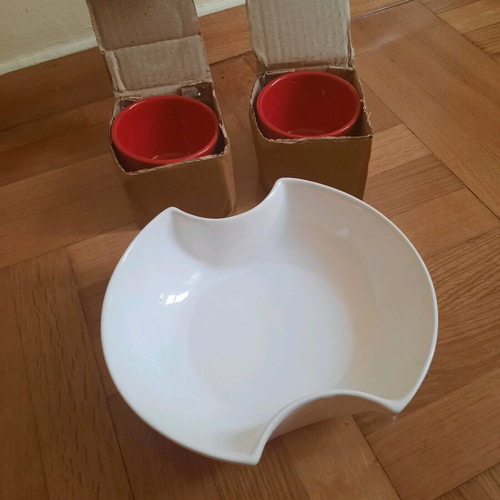 serving set in two colors
