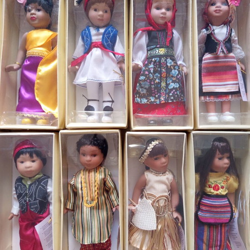Porcelain dolls of the world new, complete collection of 50 pieces