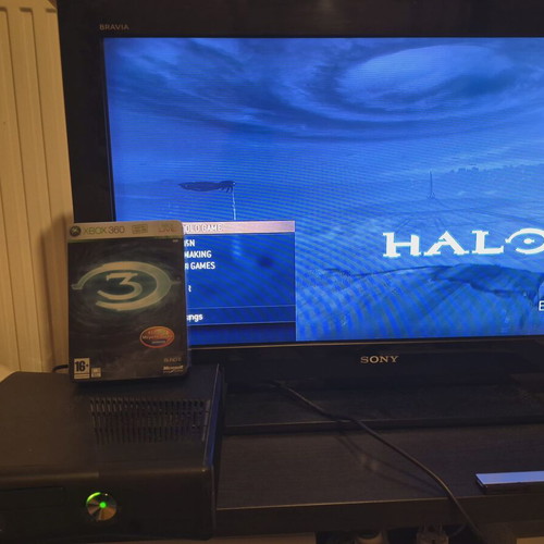 Halo 3 Limited Edition Xbox 360 used with metal case and artbook