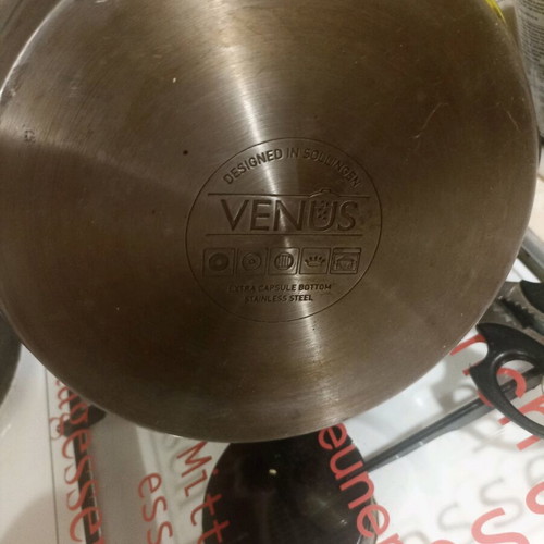 Venus small pot like new