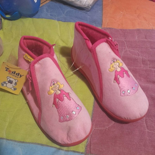 Teddy Shoes slippers new, size 27, pink with hard sole