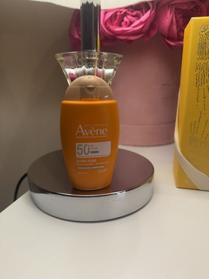 Avene and Apivita sunscreen set new