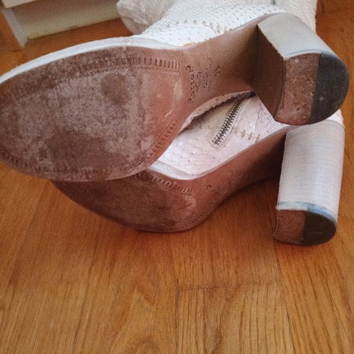 Rocco P. leather boots like new, size 37, white