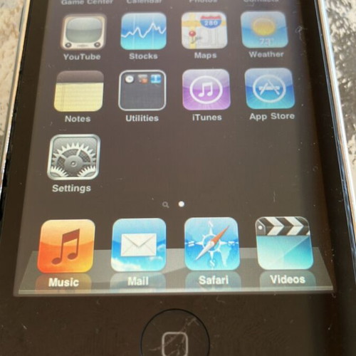 iPod Touch 2 used with original power cable