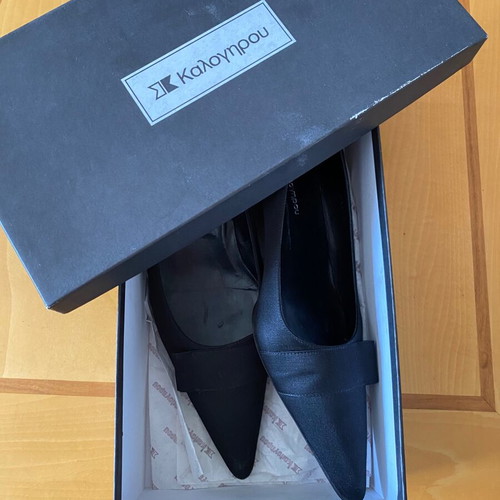 Satin black Kalogirou pumps like new, size 38.5