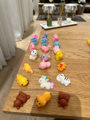 Squishies Mochi animals like new, pack of 21 pieces