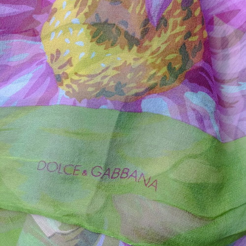 Dolce&Gabbana scarf like new with floral print, 100% silk