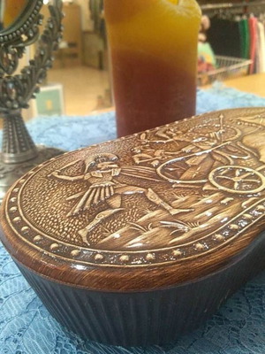 Vintage τουριστικό σουβενίρ γυάλινο κουτάκι με αρχαιοελληνική πολεμική παράσταση μεταχειρισμένο