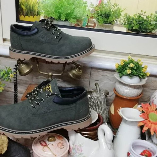Shoe model 2026 size 42 new