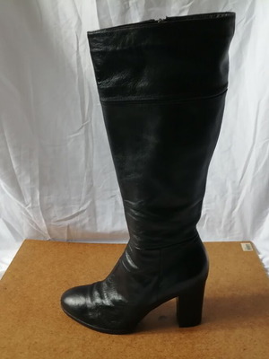 Women's black leather boots size 39 used, high heel