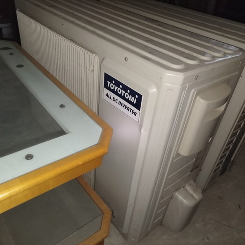 Toyotomi Kuro 24000 BTU air conditioner inverter with heating and cooling