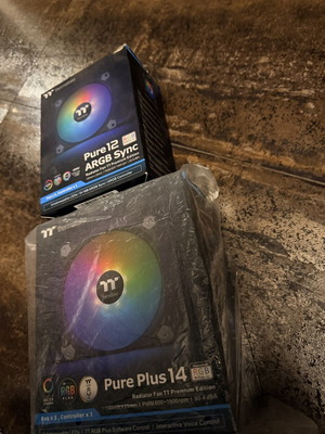 Thermaltake Pure 12 and Pure Plus 14 ARGB Sync fan sets new