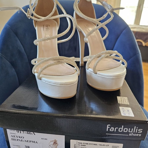 Bridal shoes size 38 white iridescent with silver straps like new