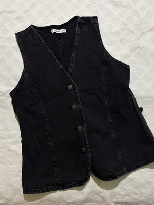Mango denim vest black, size L, like new