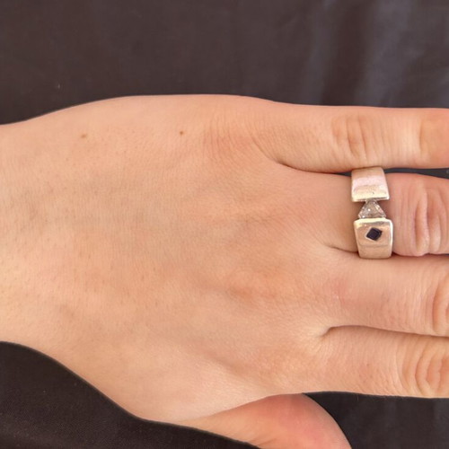 Silver 950 ring used with white and blue stone