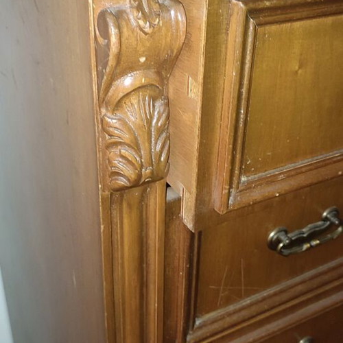 Chest of drawers used with 4 large and 2 small drawers, carved design