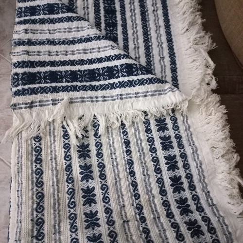 Handmade rug on loom new