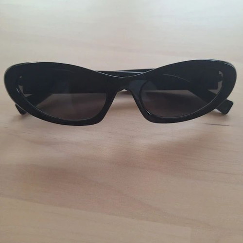 ZIGN Vintage Style Black Cat-Eye Sunglasses with Pouch new
