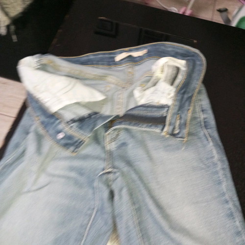 Levi's women's slim light blue jeans like new