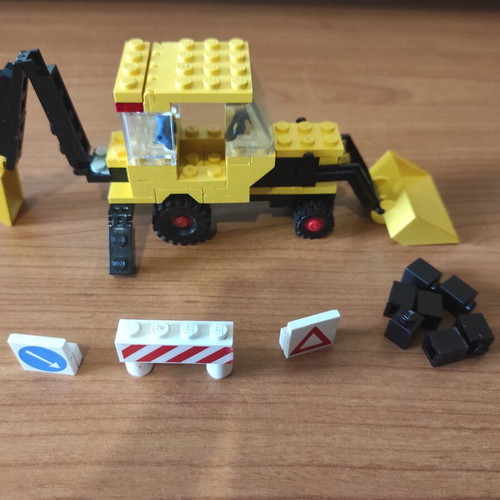 Lego LEGOLAND 6686 used, with wear and missing figure