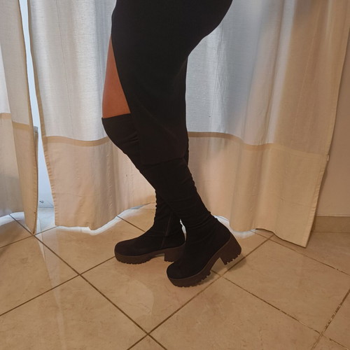 Black women's boots size 37, classic style
