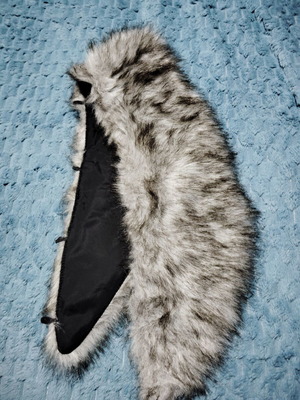 Synthetic fur collar, grey