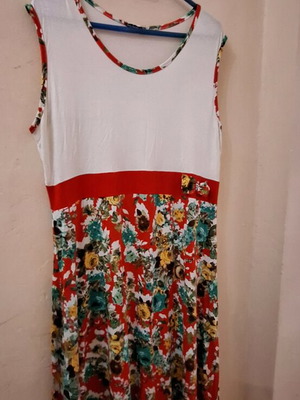 Dress new size M white with flowers