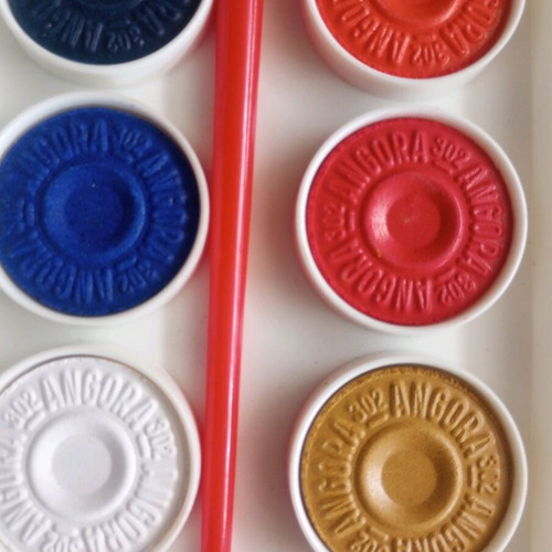 Watercolors and brushes new, 3 sets and 6 brushes