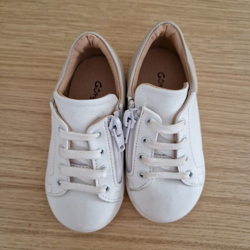 Gorgino Baptism Sneakers White size 22 like new