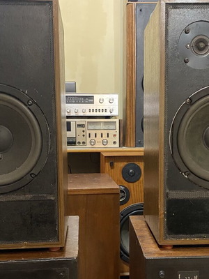 Acoustic Research AR-17 vintage speakers used, Teledyne USA