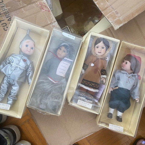 Porcelain dolls new, set of 27 with various designs