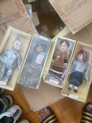 Porcelain dolls new, set of 27 with various designs