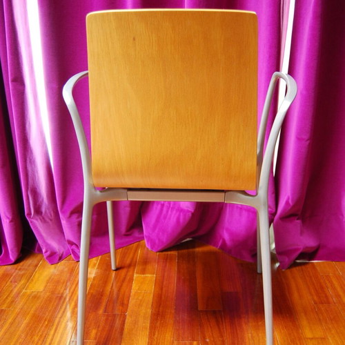 Akaba Gorka chair designed by Jorge Pensi like new