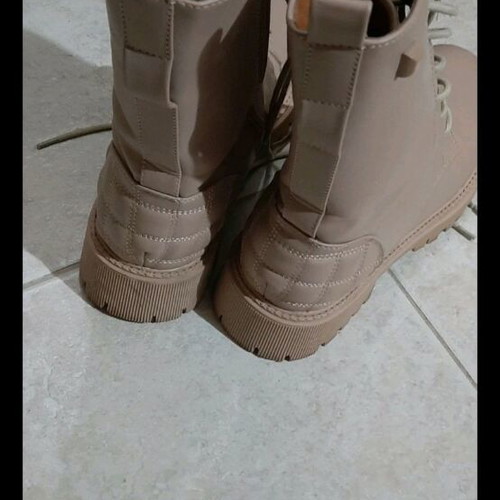 Nude boots size 41 like new with laces