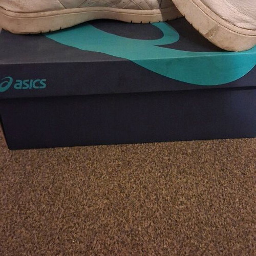 Asics men's white casual shoes used size 41