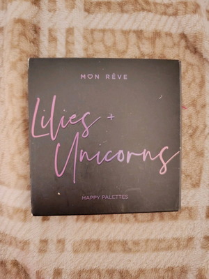 Mon Rêve Happy Palettes Lillies and Unicorns eyeshadow palette new
