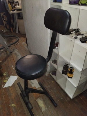 High guitar playing stool