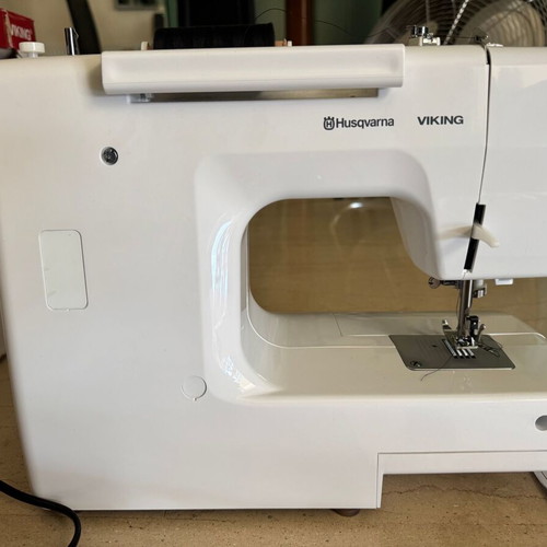 Husqvarna Viking Electric Sewing Machine like new