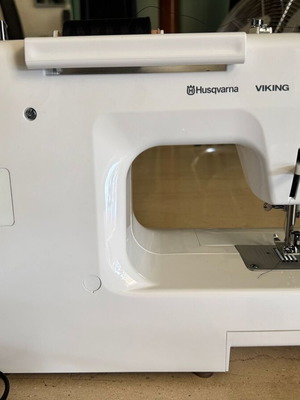 Husqvarna Viking Electric Sewing Machine like new