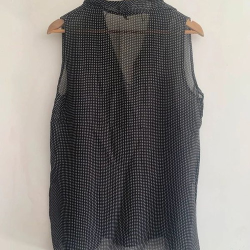 Top size L used, black and white