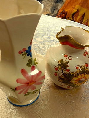 Set of two ceramic vases like new for decoration