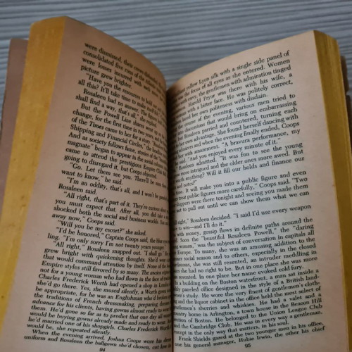 Book At Passion's Tide by Pamela Windsor in English, very good condition