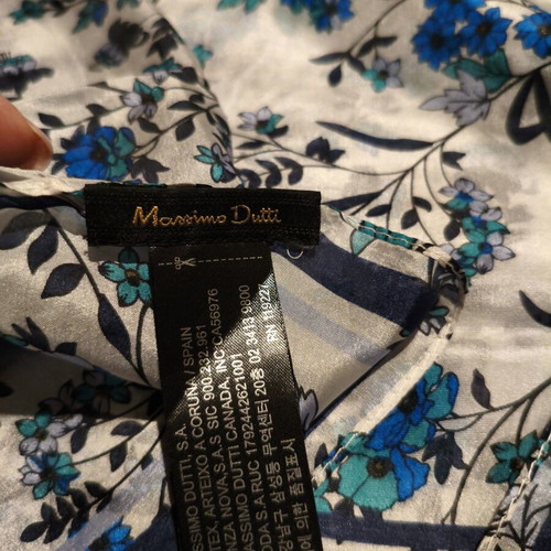 Massimo Dutti floral scarf like new, large 135×135 cm