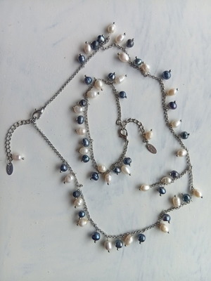 Necklace and bracelet with black and white natural pearls like new
