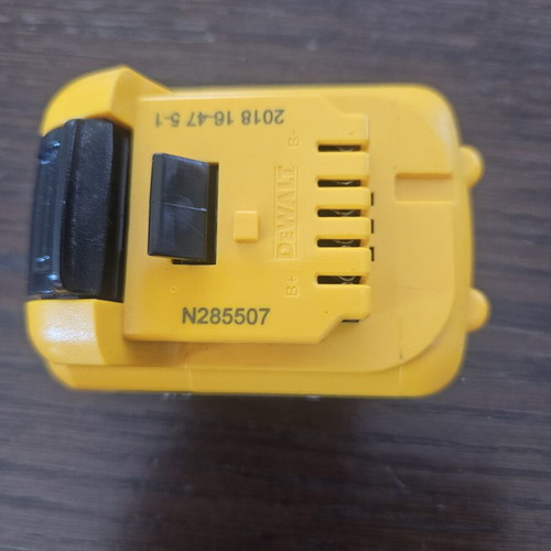 DeWalt DCL510 Compact Rechargeable LED Flashlight 12V Li-ion 130 Lumens without Charger