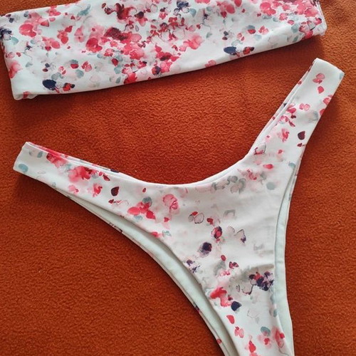 Strapless Printed Bikini like new, size medium, white multicolor
