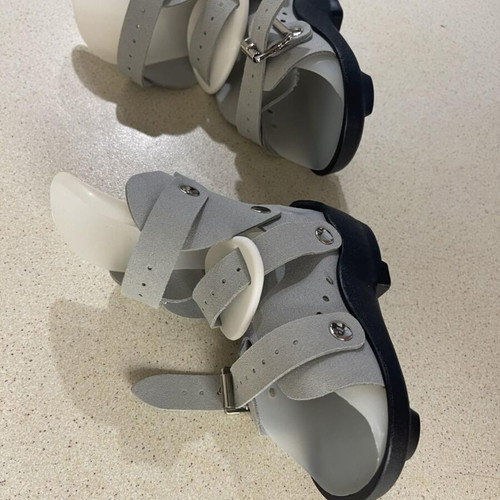 Ponseti Foot Abduction Braces like new, without bar, pair of 2 sizes