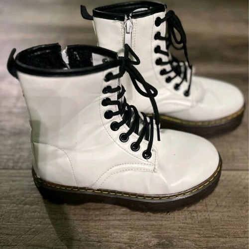 White boots used with black sole, size 37