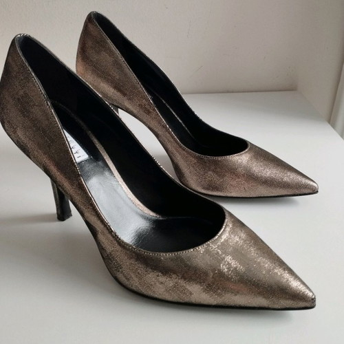 Fratelli Rossetti pumps used, size 38.5, metallic gold