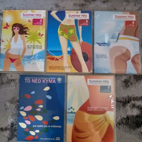 5 CDs with 100 songs, like new, entechno